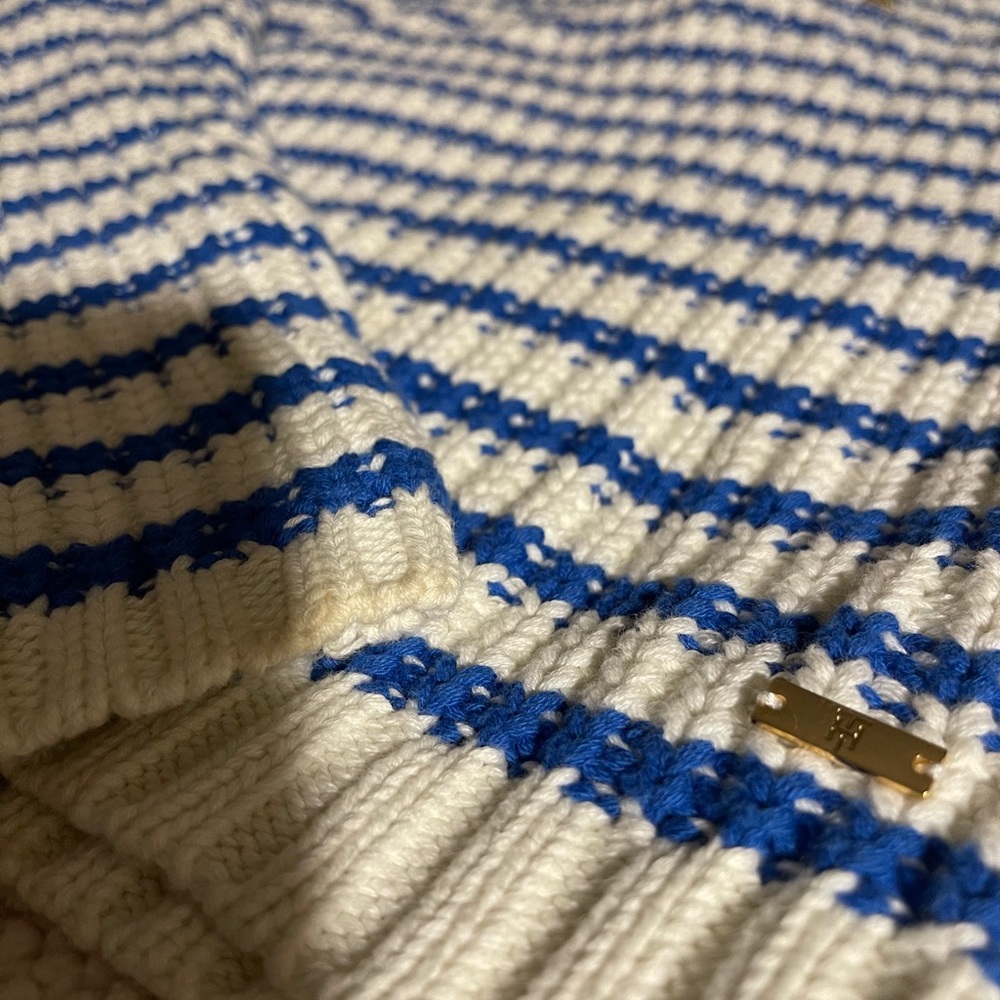 Sweater - Picture 3 of 4